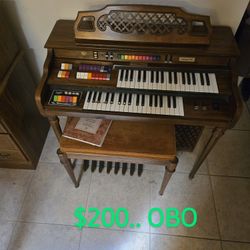 Vintage Organ 