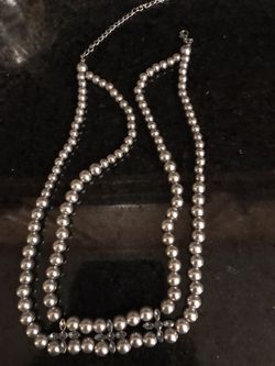 Chic elegant silver color necklace