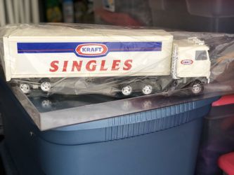 Ertl Kraft Singles Semi-Truck /w Working Rear Door 1980's Press Steel