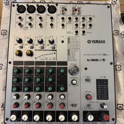 Yamaha MW8CX USB Mixer / Mixing Studio (NEW)
