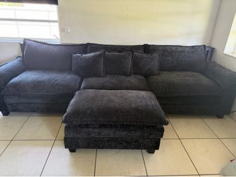 BLACK SOFA GREAT CONDITION