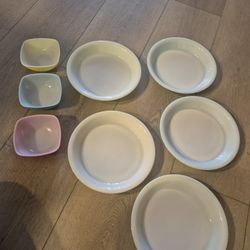 Pyrex Plates And Bowl Set 