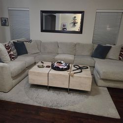 Large 6 seater + chaise sectional sofa from Rooms2Go. Only a few years old, well maintained and in great condition.  
