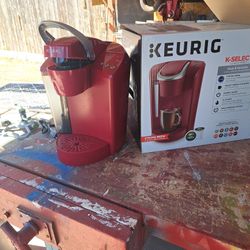 KEURIG COFFEE MAKER 