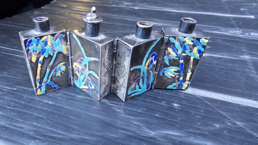 ANTIQUE OPIUM/SNUFF BOTTLES