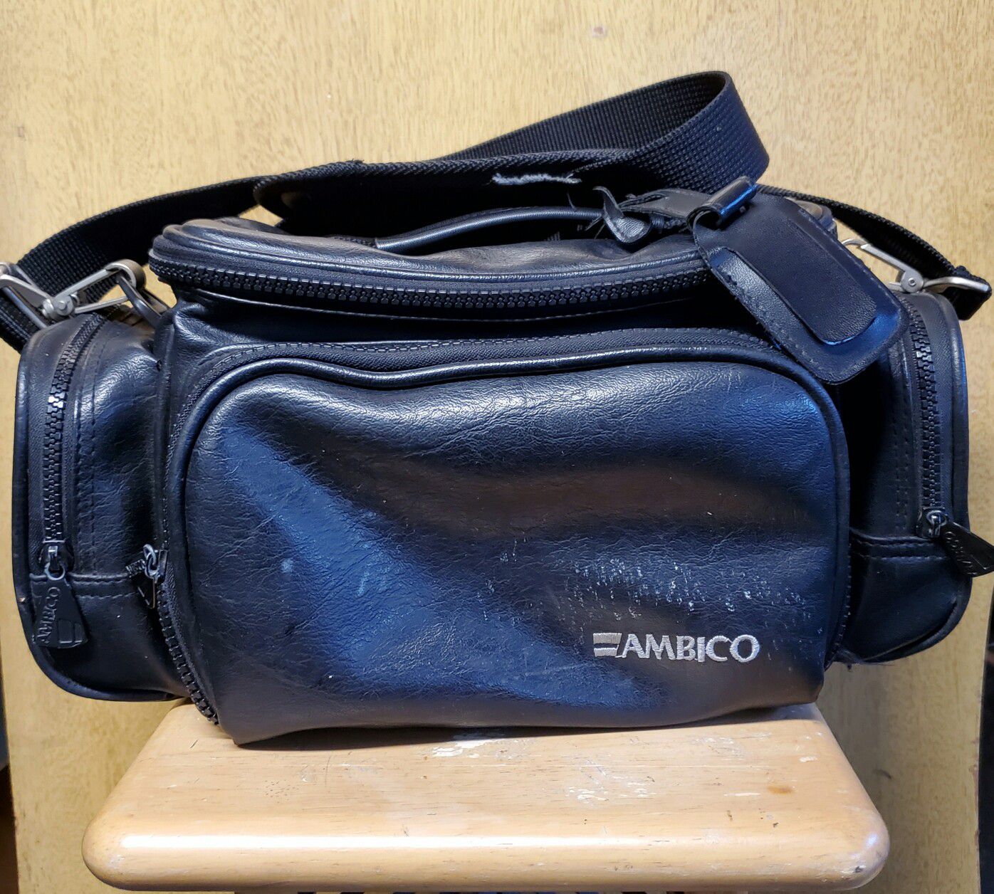 Ambico classic leather bag