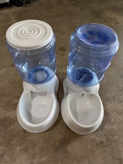 Food and water dispenser