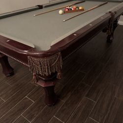 Pool table 