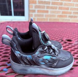 Light up skating kids shoes size 1