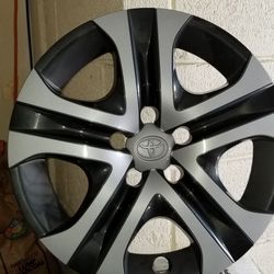 Toyota hubcaps