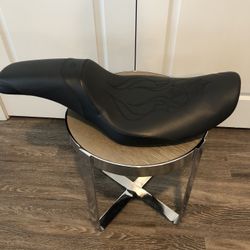 Harley Davidson Dyna Custom Seat With Ostrich Insert. Excellent Condition.