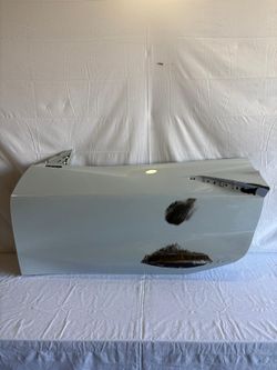 2020-2026 Chevy Corvette C8 Front Left Driver Door Shell OEM (contact info removed)4 Used