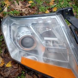 2010 To 2013 Cadillac Srx Passenger Headlight 
