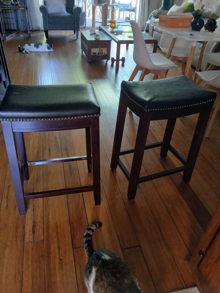 2 Bar Stools