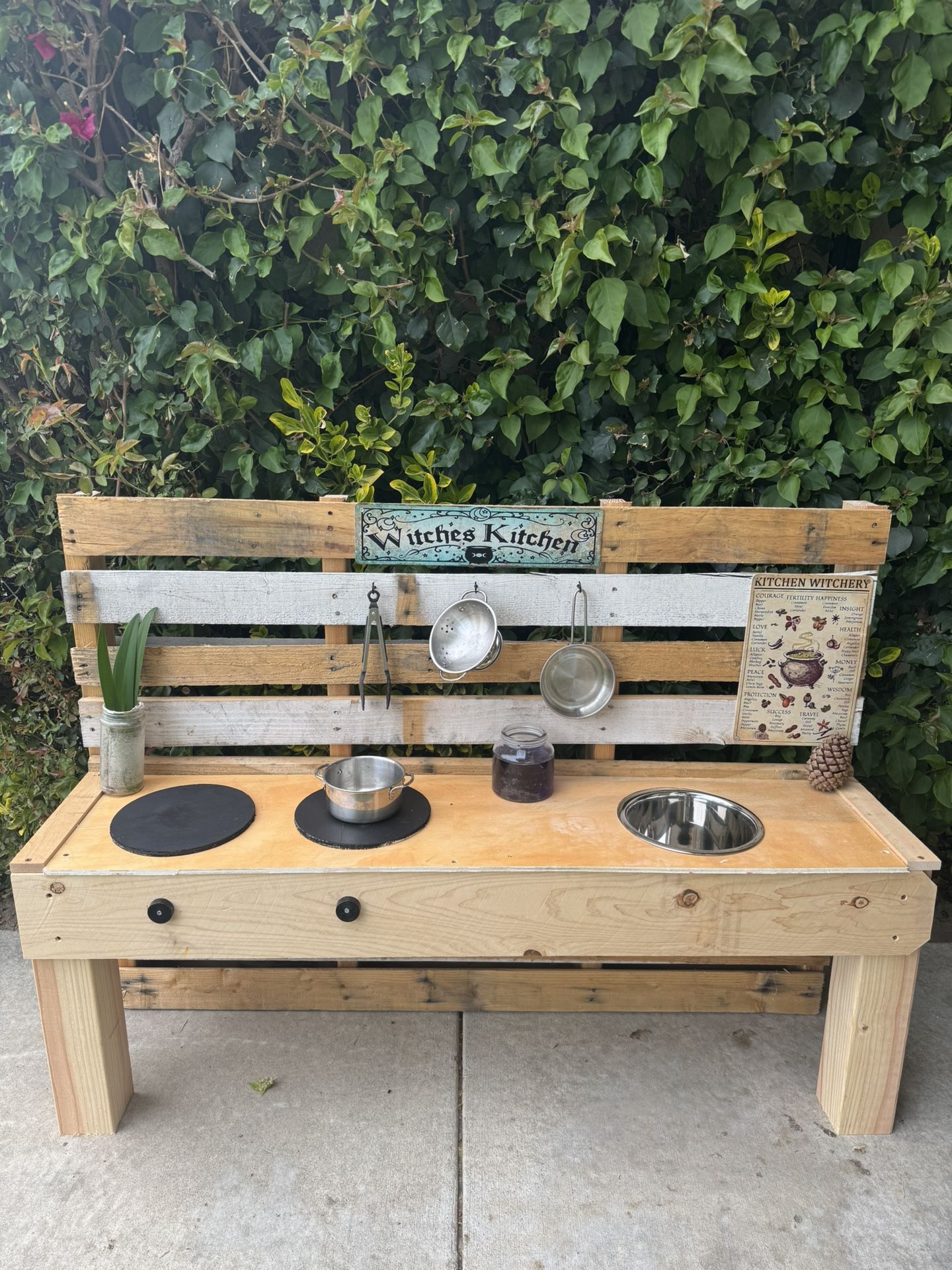 Kids Mud Kitchen