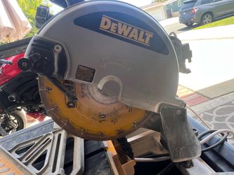 Wet tile saw D 24000. Dewalt.   ¿Te imaginas cuánto tiempo y DINERO te ahorrarás al tener una sierra extra?!?! Cada día, cada hora, dinero.
