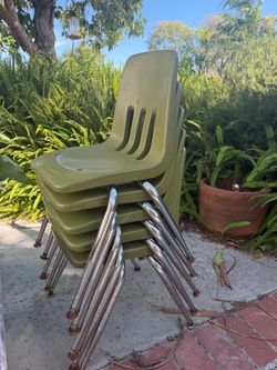 Kids chairs avocado color