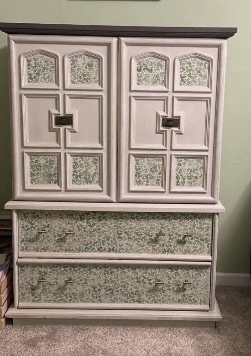 Shabby Chic Painted Dresser