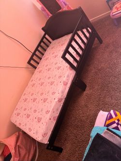Toddler bed