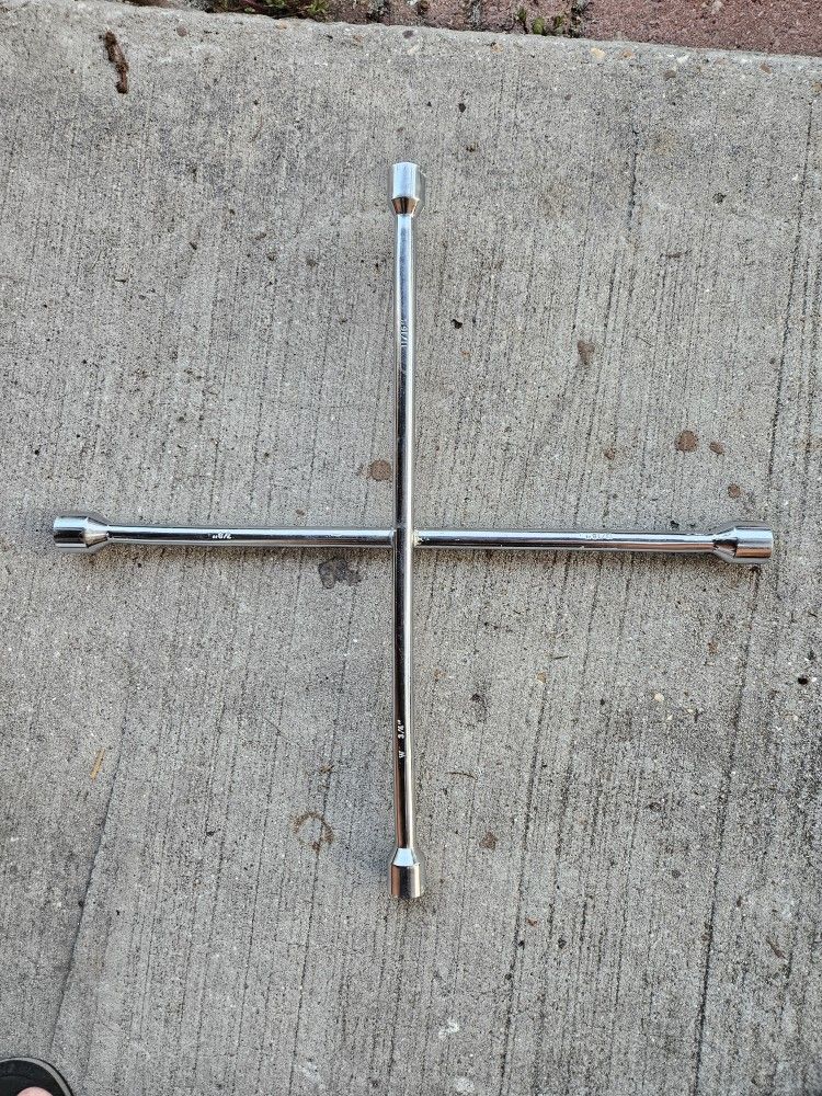 Four Way Lug Wrench 20"