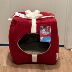 Pet House - NWT