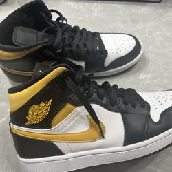Jordan 1 black And Yellow Size 10 