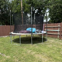 Trampoline 