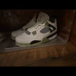 Jordan 4’s White And Green
