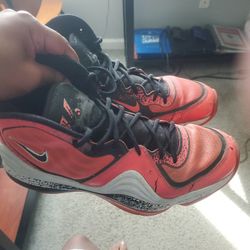 Nice Shoes, Penny V's