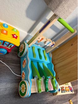 Alligator Push toy
