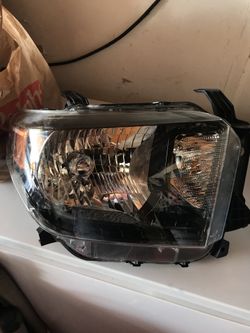 Toyota Tundra OEM headlight