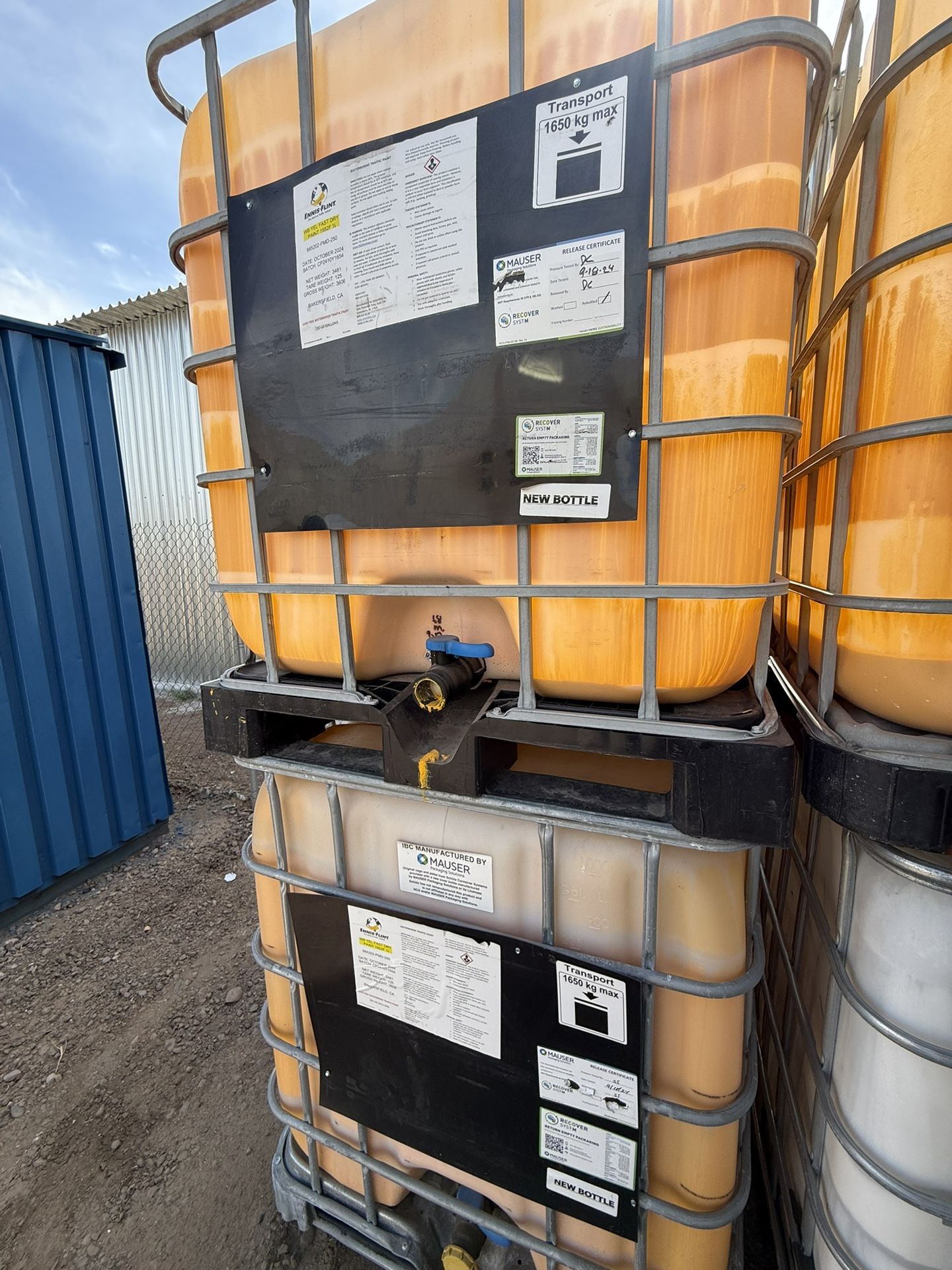 250 gallon poly tanks