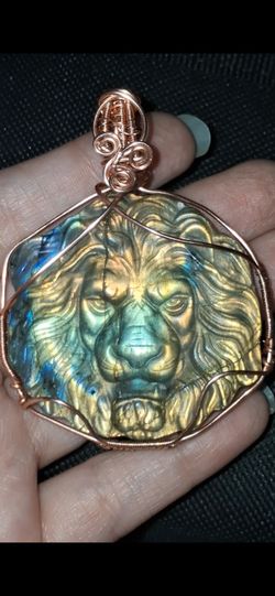 Carved lion labradorite handwrapped pendant
