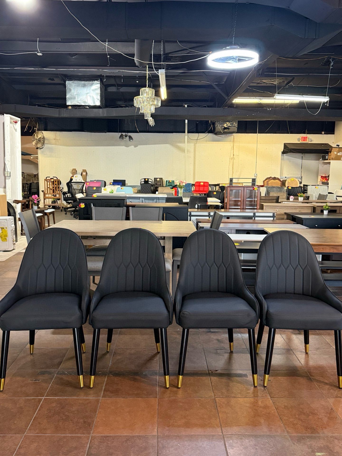🔥Set of 4🔥Modern stylish upholstered leather kitchen chair with metal legs and ergonomic backrest for dining room, living room, reception room(Black