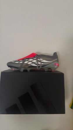 Elite Adidas predators size 11