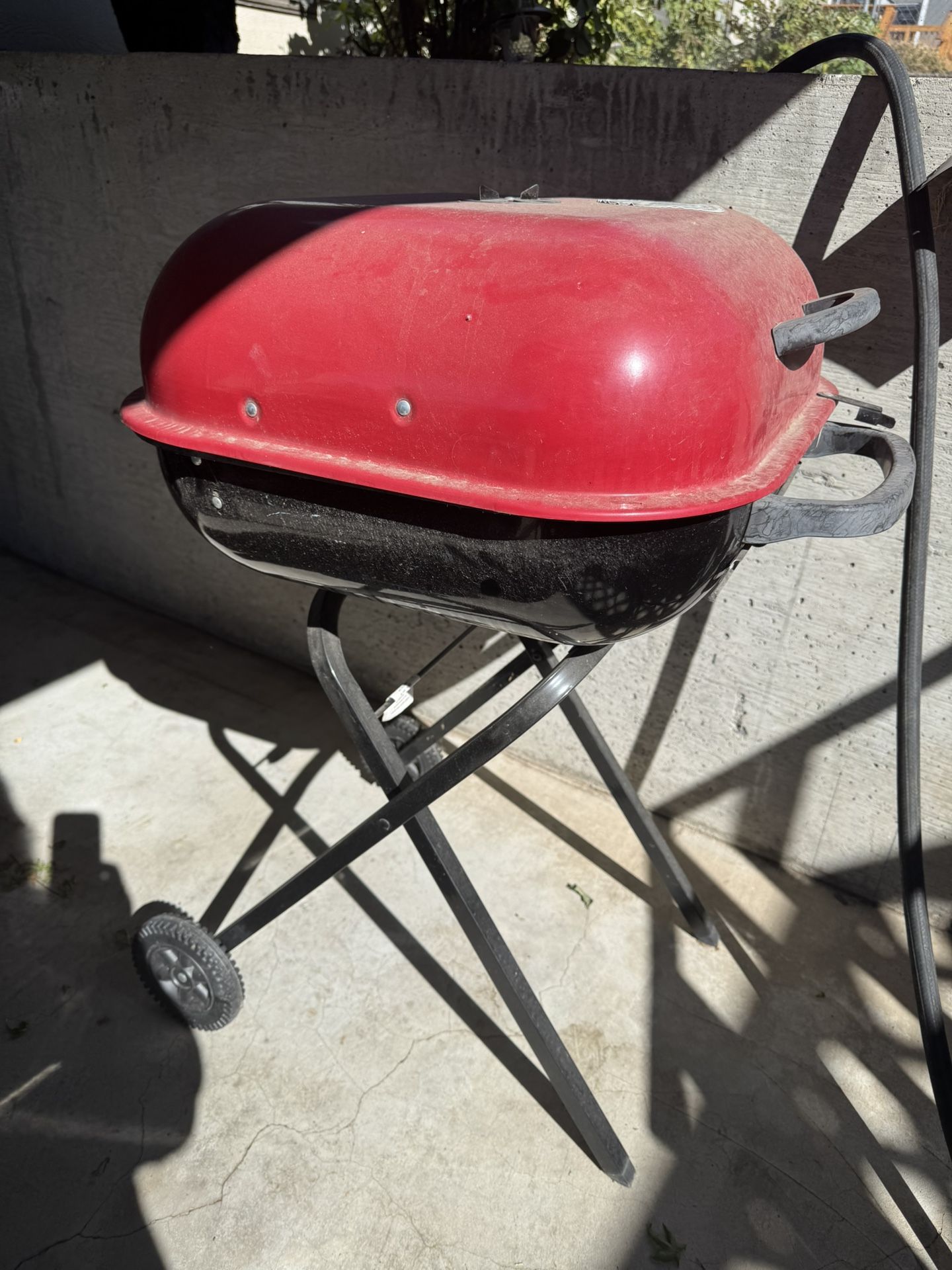 Charcoal barbecue