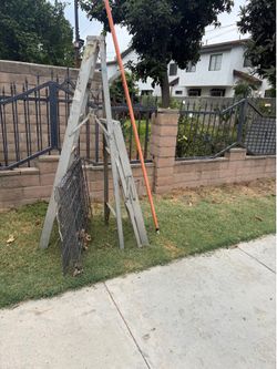 Free metal free ladder free cage. Gratis escalera gratis jaula