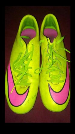 Nike mercurial cleats size 8