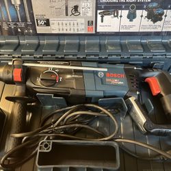 BOSCH SDS-PLUS BULLDOG X-TREME MAX ROTARY HAMMER IN ORIGINAL CASE.  NEVER USED & BRAND NEW