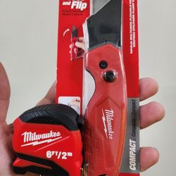 Milwaukee Keychain Measure Tape And Utility Blade
