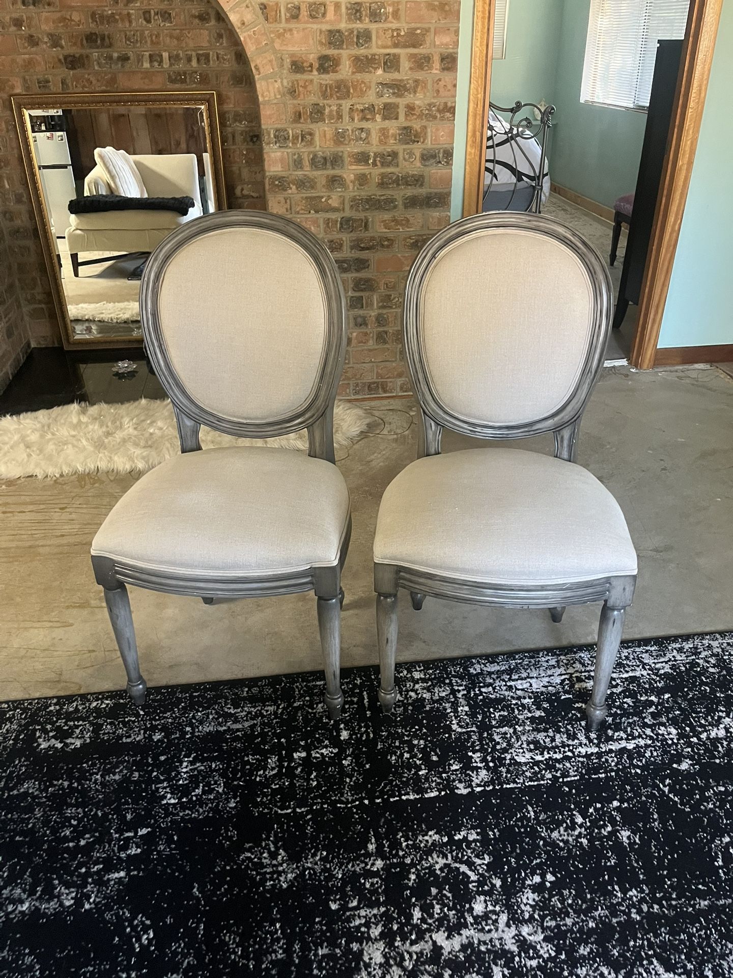 Dinning Chairs, Pair, Two Chairs, Very Clean, Linen