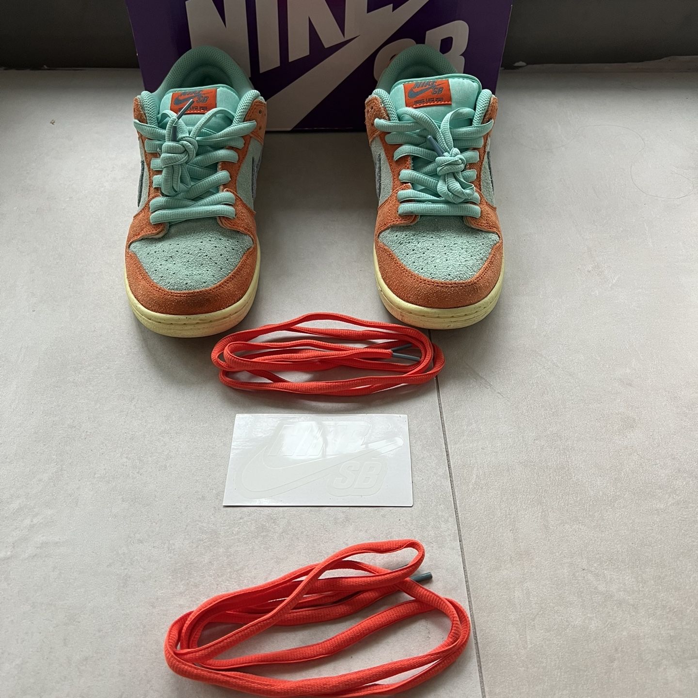NIKE SB DUNK LOW ORANGE AND EMERALD RISE Nike SB Dunk Low Orange
