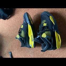 Thunder Jordan 4s