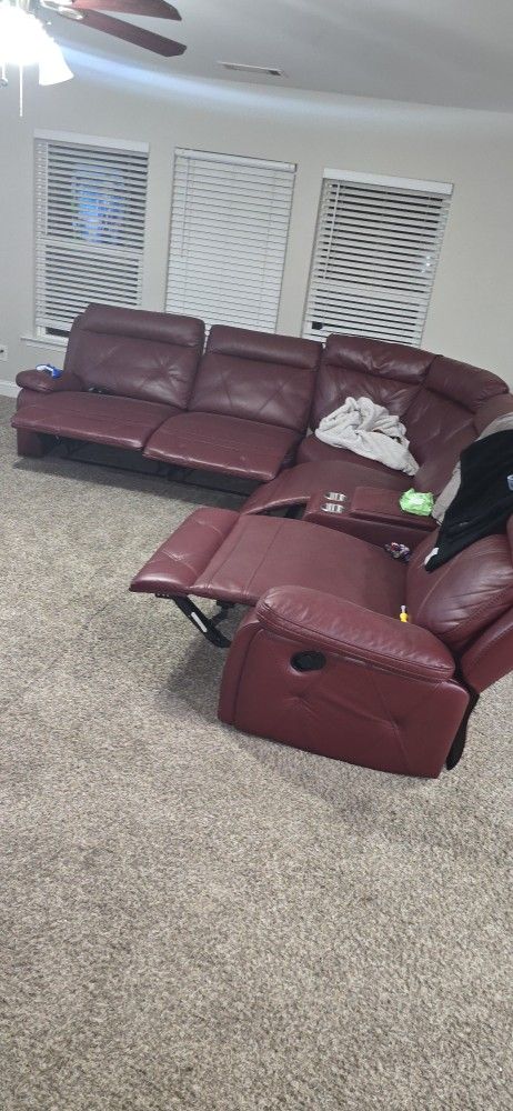 Sectional With Cup Holder