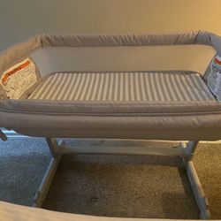 Delta Children Baby Bassinet (New)