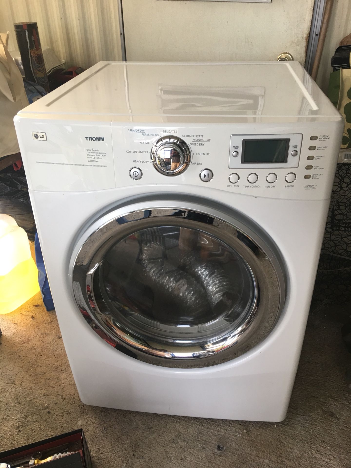 LG Tromm DLE8377WM Dryer *Needs WORK*