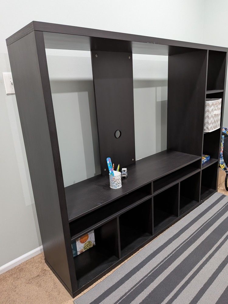 Lappland TV Stand And Storage