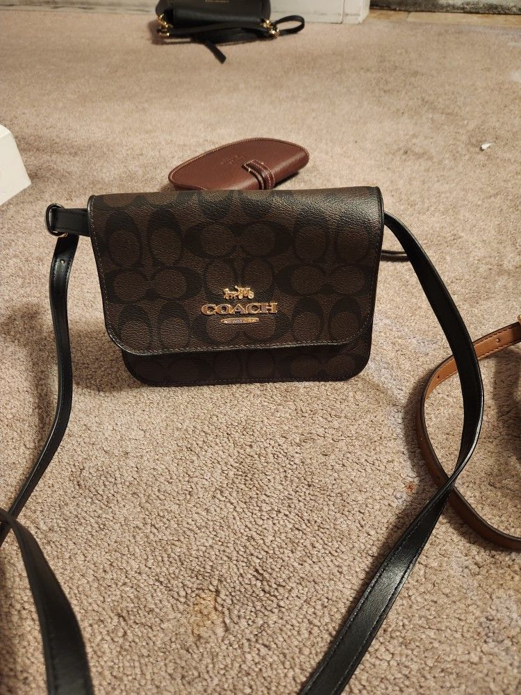 Small Coach In Very Good Condtion Used 1or2 I Dont Ship.