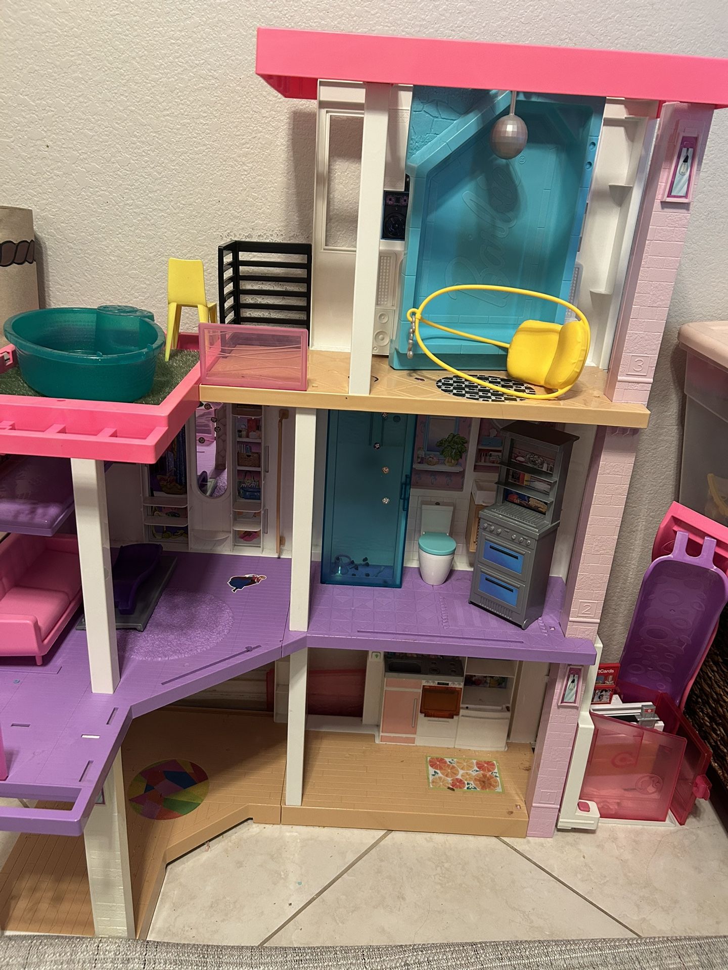 Barbie Dream House 
