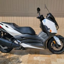 2018 Yamaha XMAX 300 Motorcycle Scooter